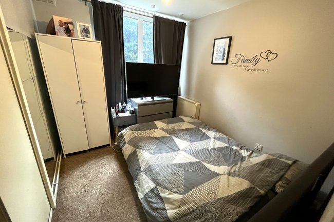 7 Dinerman Court, 38-42 Boundary Road, St John's Wood, London, NW8 0HQ 8