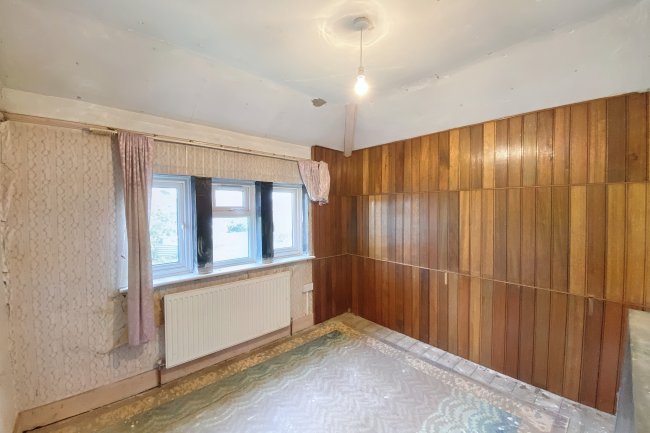 125 Englands Lane, Loughton, Essex, IG10 2QL 2