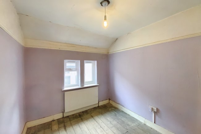 125 Englands Lane, Loughton, Essex, IG10 2QL 2