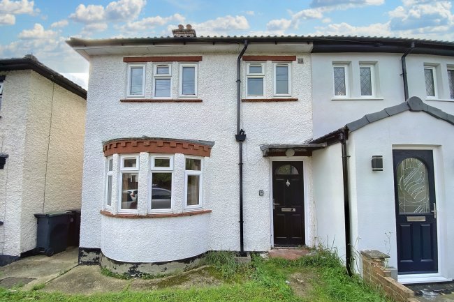 125 Englands Lane, Loughton, Essex, IG10 2QL 2