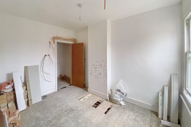 43 Arthur Street, Luton, Bedfordshire, LU1 3SG 6