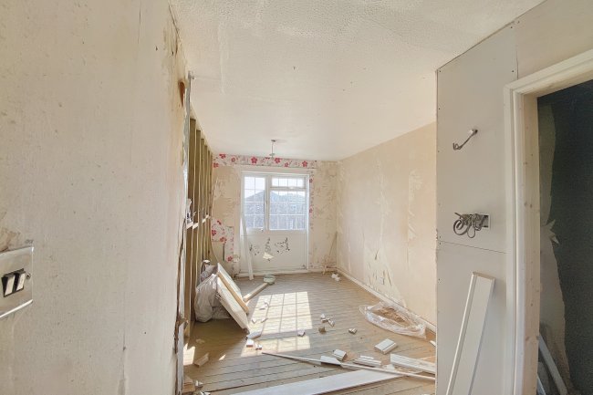 18 Luxembourg Close, Luton, Bedfordshire, LU3 3TD 8