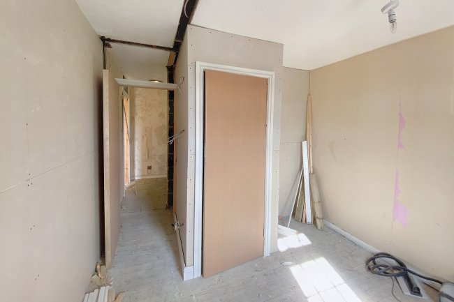 18 Luxembourg Close, Luton, Bedfordshire, LU3 3TD 8