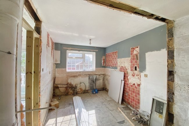 18 Luxembourg Close, Luton, Bedfordshire, LU3 3TD 8