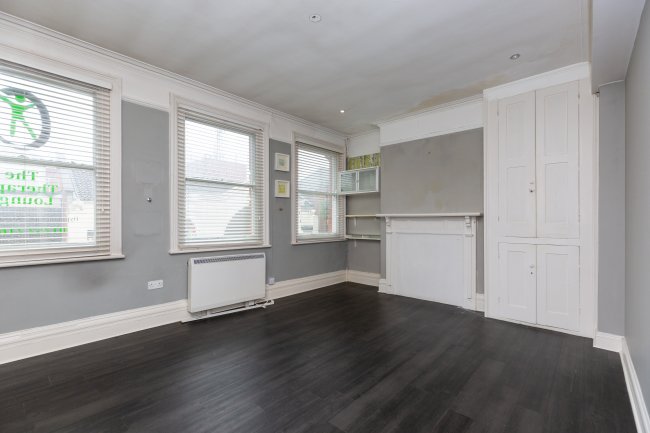 150 Fleet Road, Fleet, GU51 4BW 10