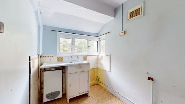 36 Deer Park Gardens, Mitcham, Surrey, CR4 4DY 10