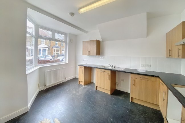 30 Stirling Road, Walthamstow, London, E17 6BT 8