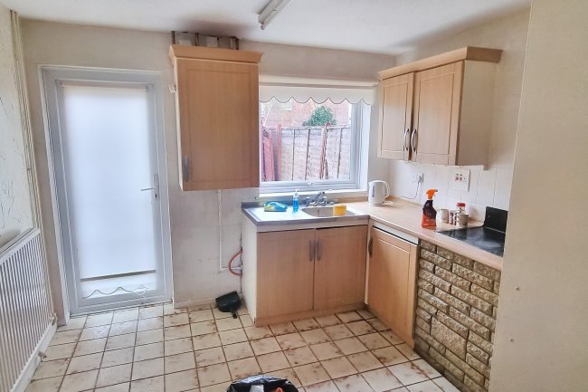 76 Organ Hall Road, Borehamwood, Hertfordshire, WD6 4TJ 5