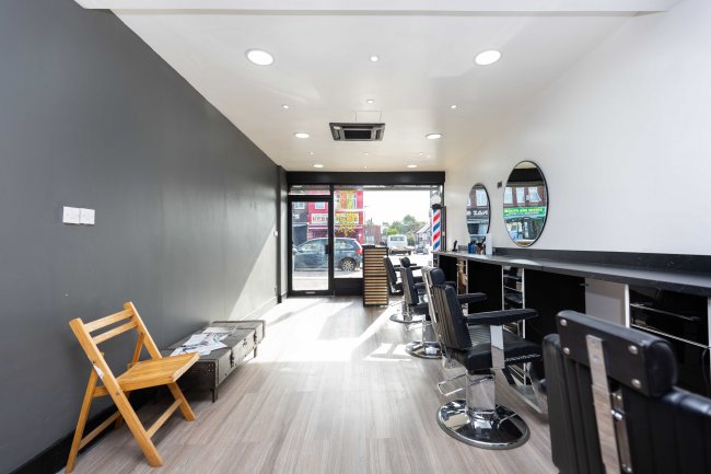 18 Whitchurch Lane, Edgware, HA8 6JZ 7