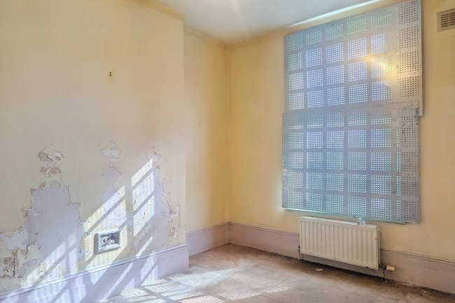 Flat B, 527 Chiswick High Road, Chiswick, London W4 3AY 5