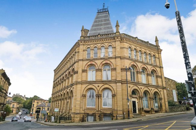 Flat 24 Station House Station Road, Batley, West Yorkshire, WF17 5SP 2