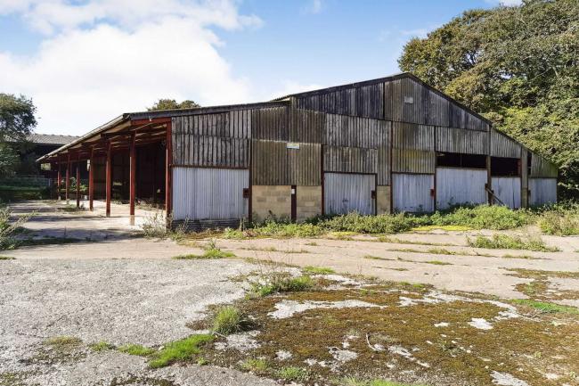 Land and buildings at Upper Lambourn, Berkshire, RG17 8RB (Known as Fognam Farm). 10