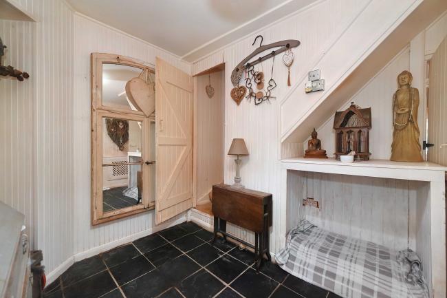 1 Bath Road Cottages, Bath Road, Hare Hatch, Reading, RG10 9SL 6