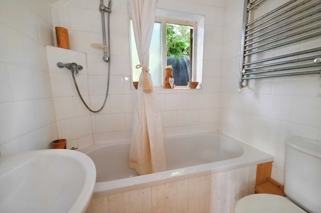 1 Bath Road Cottages, Bath Road, Hare Hatch, Reading, RG10 9SL 6