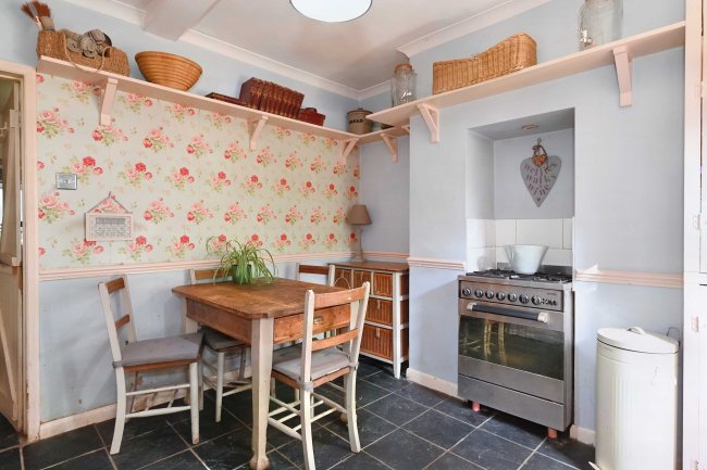 1 Bath Road Cottages, Bath Road, Hare Hatch, Reading, RG10 9SL 6