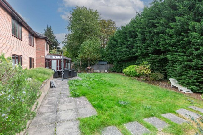 Moor House, 13-14 Horsell Moor, Woking, GU21 4NH 2