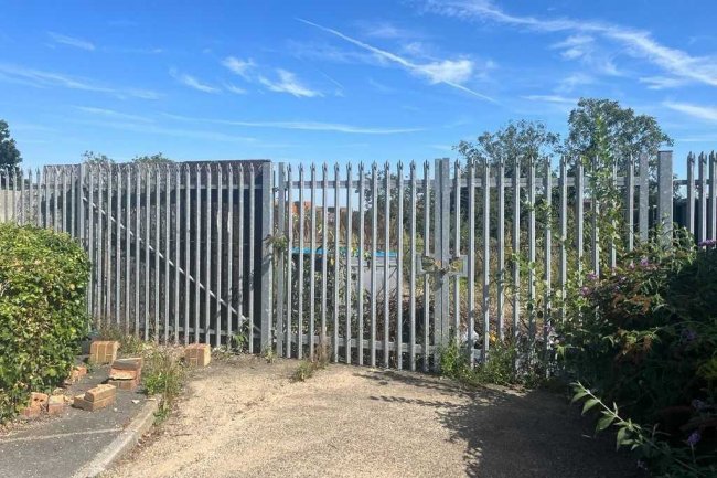 Land (former garages) site next to 29 and 24 Chipstead Road, Erith, DA8 3HT 10
