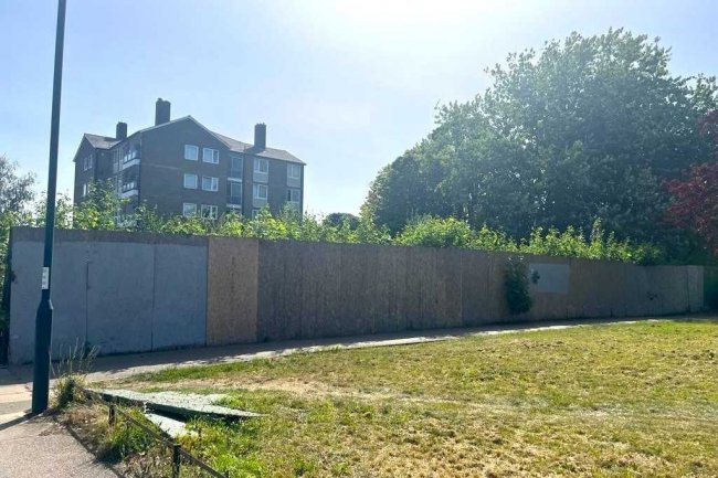 Land on the former site of the Grovebury Hall, Grovebury Road, Abbey Wood, London SE2 9YA 9