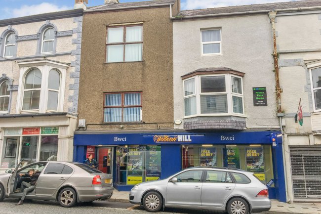 7- 9 High Street, Llangefni, Gwynedd, LL77 7LT 2