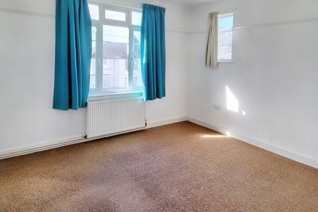 10 Nether Close, Finchley, London, N3 1AA 3