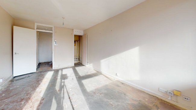 24 Couzens House, Weatherley Close, Bow, E3 4BG 10