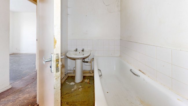 28 Colebrook House, Ellesmere Street, Poplar, E14 6LB 7