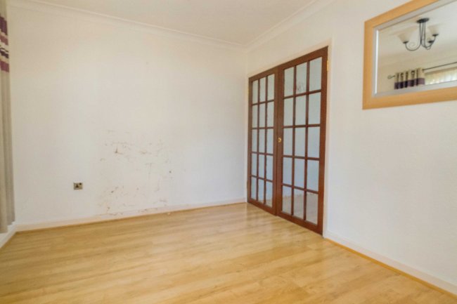 16 Blackpond Lane, Farnham Royal, Slough, SL2 3DS 4