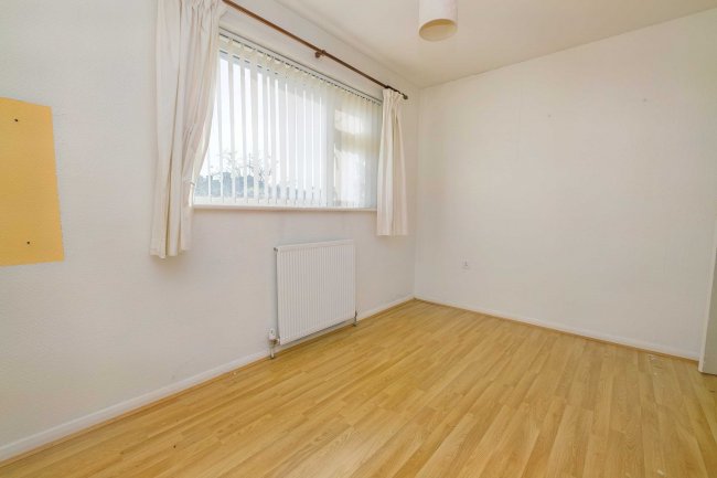 16 Blackpond Lane, Farnham Royal, Slough, SL2 3DS 4