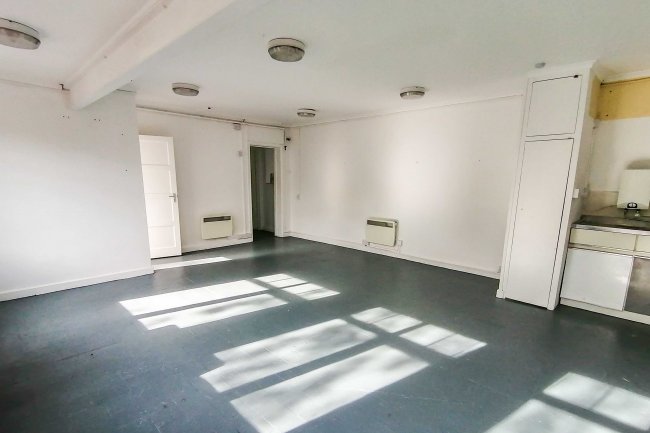 Coombe House, Langley Hill, Kings Langley,
WD4 9HG
 10