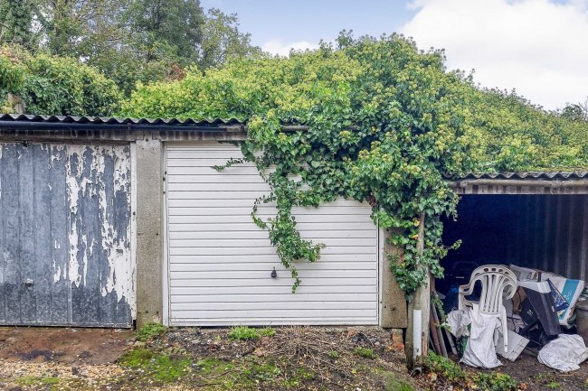 4 Crofton Court and Garage, Cypress Road, Anerley, London, SE25 4BB 6