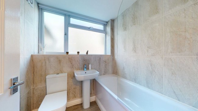 4 Crofton Court and Garage, Cypress Road, Anerley, London, SE25 4BB 6