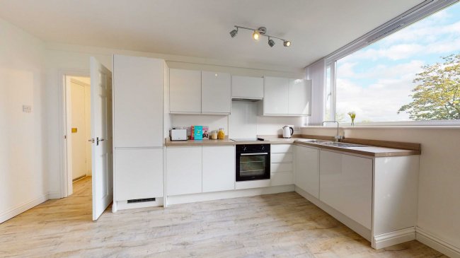 4 Crofton Court and Garage, Cypress Road, Anerley, London, SE25 4BB 6