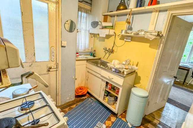 28 Bowerdean Street, Fulham, London SW6 3TW 5