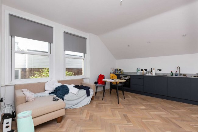 13 Darlaston Road, Wimbledon, London SW19 4LF 2