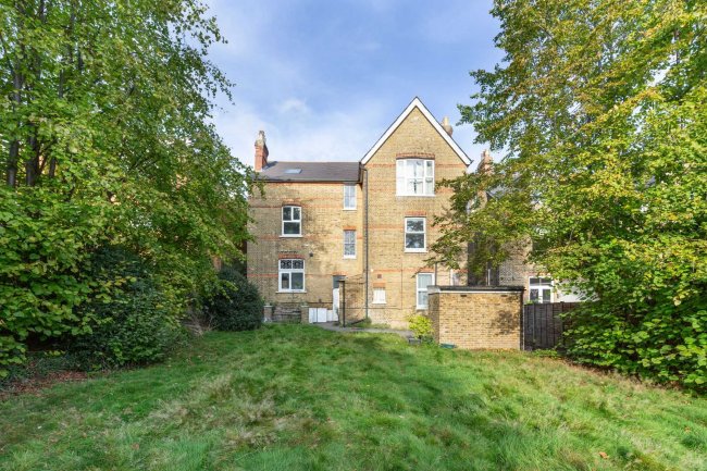 13 Darlaston Road, Wimbledon, London SW19 4LF 2