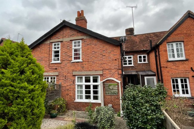 13 Bisham Village, Bisham, Buckinghamshire, SL7 1RR 2