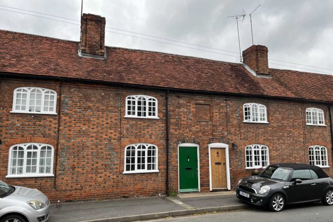 13 Bisham Village, Bisham, Buckinghamshire, SL7 1RR 2