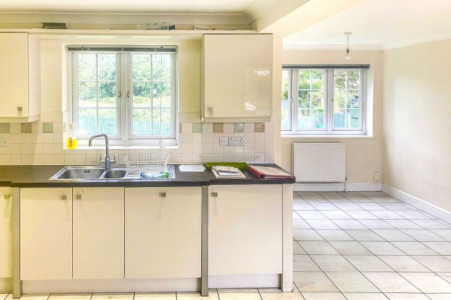 1 Crosby Gardens, Yateley, Hampshire, GU46 7RT 1