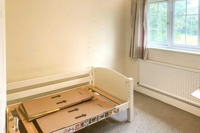 1 Crosby Gardens, Yateley, Hampshire, GU46 7RT 1