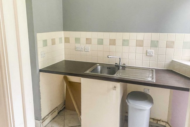 1 Crosby Gardens, Yateley, Hampshire, GU46 7RT 1