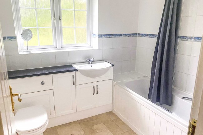 1 Crosby Gardens, Yateley, Hampshire, GU46 7RT 1