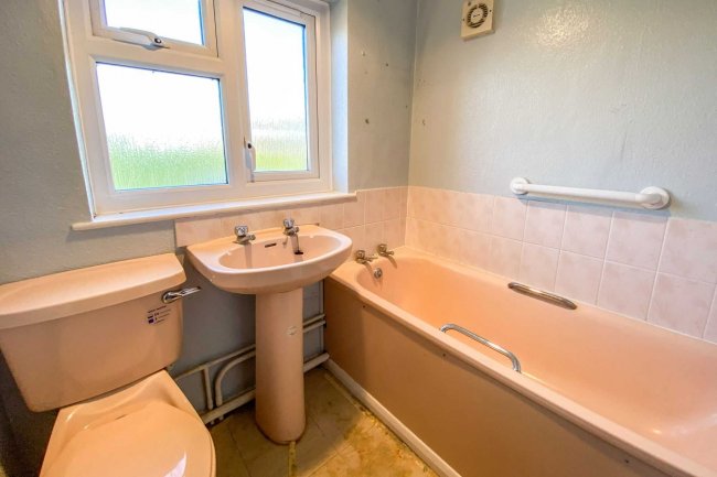 8 Aldbourne Road, Baydon, Marlborough, Wiltshire, SN8 2HZ 5