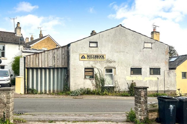 12 Wesley Road, Cinderford, Gloucester GL14 2JN 9