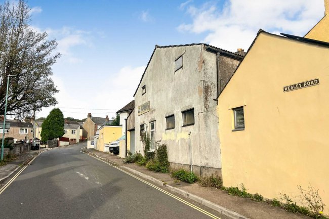 12 Wesley Road, Cinderford, Gloucester GL14 2JN 9