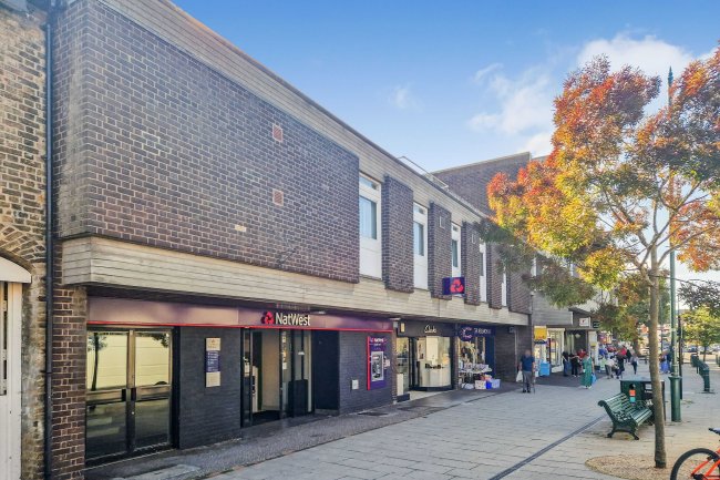 43-47 High Street, Rayleigh, Essex, SS6 7EW 6