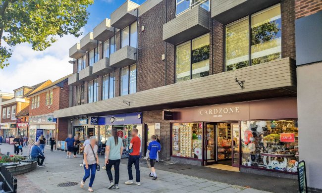 81-87 High Street, Rayleigh, Essex, SS6 7EJ 1