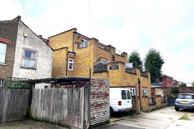 1 - 8 Admiral Mews and 82/84 Merton High Street, London, SW19 3