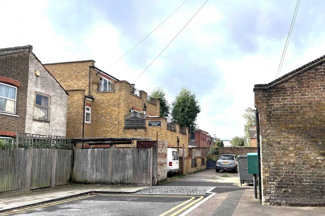 1 - 8 Admiral Mews and 82/84 Merton High Street, London, SW19 3