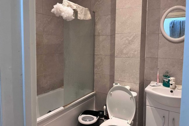 1 - 8 Admiral Mews and 82/84 Merton High Street, London, SW19 3