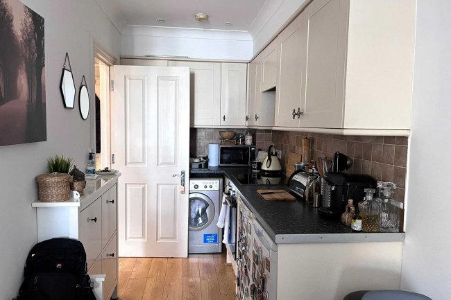 1 - 8 Admiral Mews and 82/84 Merton High Street, London, SW19 3